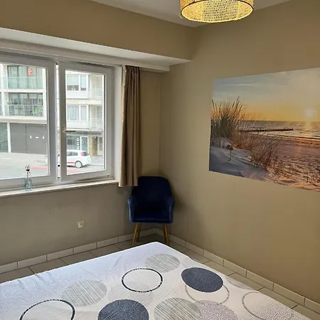 Center Yellow Apartman