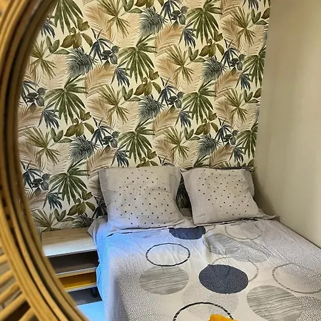 Center Yellow * Ostende