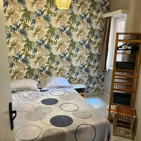 Center Yellow * Ostende